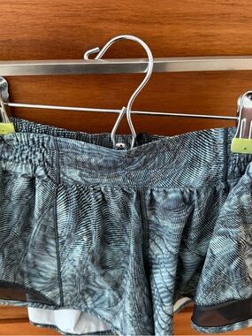 lululemon athletica Women's Athletic Shorts in Black and Gray Pattern